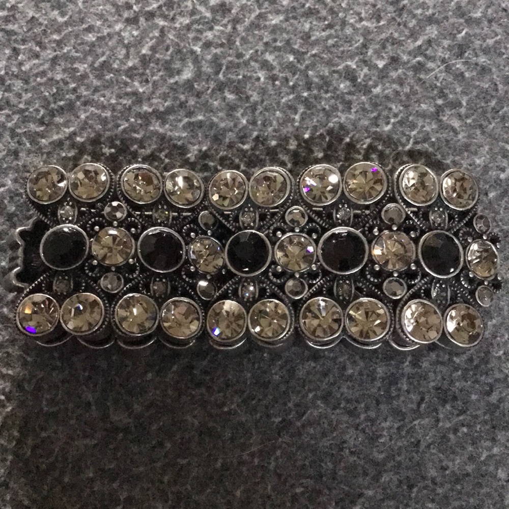 Lia Sophia stretchy bracelet